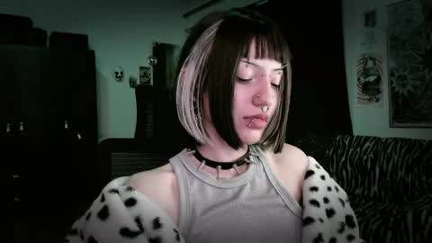 Snapshot of roxy_toxic chatting on May 2026 11:23:04 PM Roxy Independient model Help me to reach 50 thumbs up online show from May 2026 11:23:04 PM