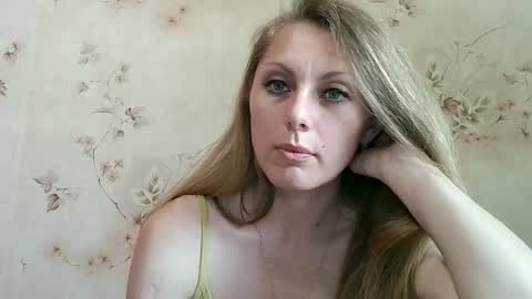 roxyfox18x01 online show from June 2026 03:39:02 PM