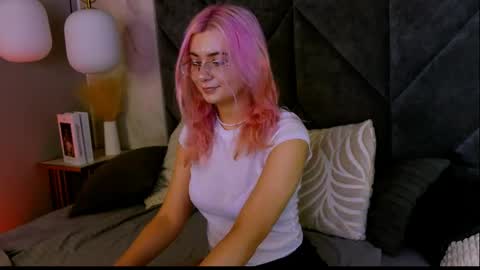 Roxy online show from May 2026 03:33:02 PM