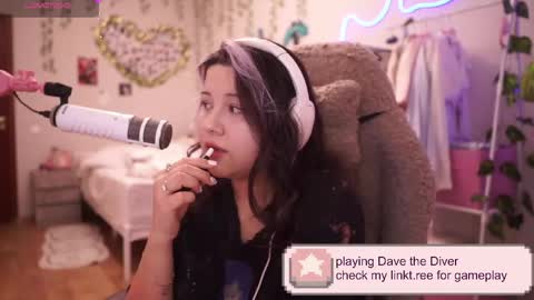 Snapshot of roxysuh chatting on March 2026 07:04:02 AM roxysuh online show from March 2026 07:04:02 AM