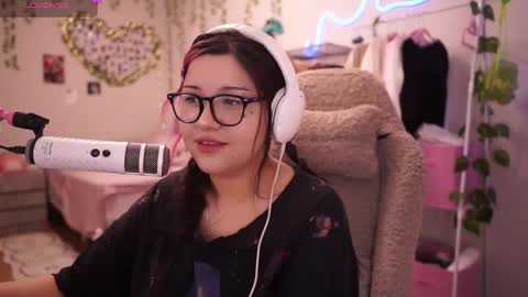 Snapshot of roxysuh chatting on April 2026 07:17:02 AM roxysuh online show from April 2026 07:17:02 AM