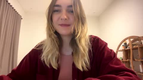 Snapshot of roxysweetdream chatting on March 2026 07:42:02 PM Roxy online show from March 2026 07:42:02 PM