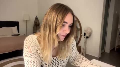 Snapshot of roxysweetdream chatting on March 2026 07:42:01 PM Roxy online show from March 2026 07:42:01 PM