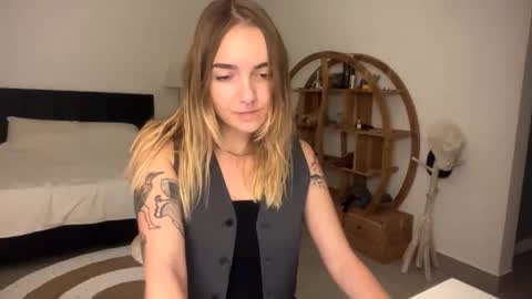 Snapshot of roxysweetdream chatting on March 2026 01:34:01 PM Roxy online show from March 2026 01:34:01 PM