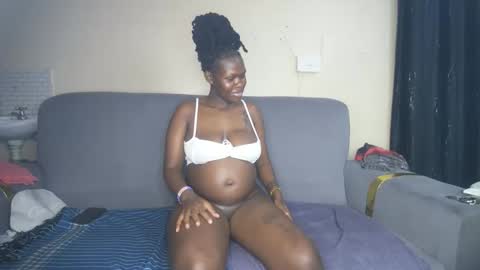 Snapshot of royal_charm chatting on February 2026 07:48:01 PM royal_charm online show from February 2026 07:48:01 PM