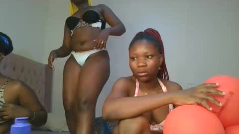 Snapshot of royal_goddes chatting on January 2026 12:44:02 PM goddes online show from January 2026 12:44:02 PM