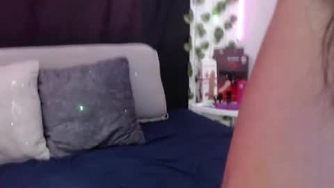 Bruna Royale  online show from February 2026 04:33:01 PM