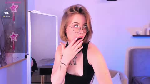 AnikaIm so hot that Ive already burned myself do you want me to set you on fire too  online show from February 2025 09:58:02 AM