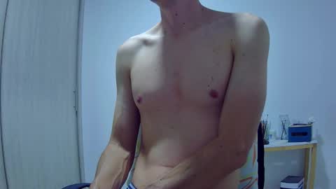 Snapshot of royyourtoy chatting on January 2026 11:51:02 PM Roy online show from January 2026 11:51:02 PM