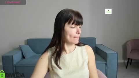 Snapshot of royziicams chatting on May 2026 06:21:02 AM Bella online show from May 2026 06:21:02 AM