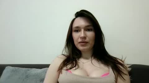 Snapshot of roza05x chatting on May 2026 09:25:02 AM Roza05x online show from May 2026 09:25:02 AM