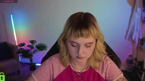 Roziett online show from April 2026 12:29:02 PM