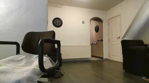 rubbertapper online show from November 2025 12:24:01 AM