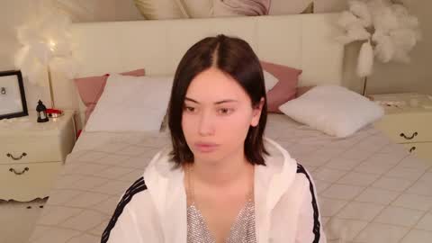 Snapshot of ruby_leeee chatting on April 2026 02:04:02 PM Luuna online show from April 2026 02:04:02 PM