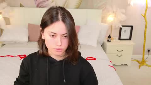 Snapshot of ruby_leeee chatting on May 2026 09:09:01 PM Luuna online show from May 2026 09:09:01 PM