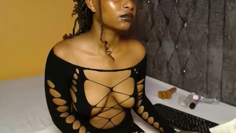 Snapshot of rubyleigns chatting on March 2026 05:23:01 AM Ruby online show from March 2026 05:23:01 AM