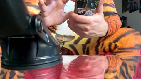 andy leyfield online show from October 2025 01:17:01 PM