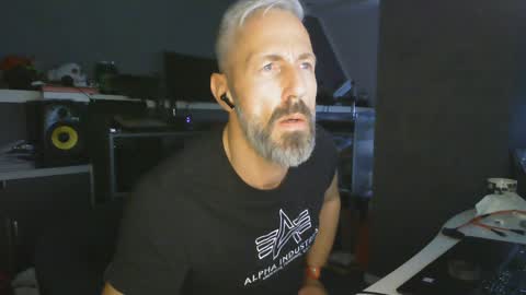 Chico que rico Caliente online show from January 2025 10:22:01 AM