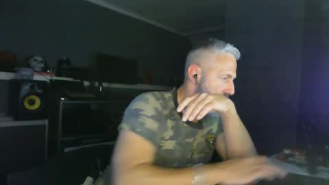 Chico que rico Caliente online show from March 2025 02:41:02 AM