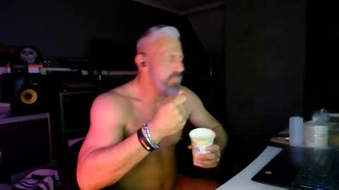 Snapshot of ruffi77 chatting on April 2026 01:55:01 AM Chico que rico Caliente online show from April 2026 01:55:01 AM