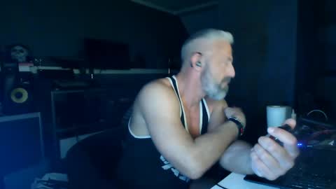 Snapshot of ruffi77 chatting on April 2026 12:56:01 AM Chico que rico Caliente online show from April 2026 12:56:01 AM