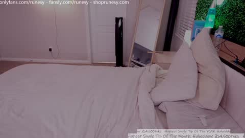 Snapshot of runesy chatting on January 2026 04:15:01 AM Lady online show from January 2026 04:15:01 AM