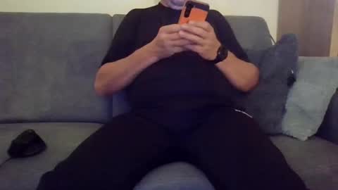 runner_1978 online show from December 2024 08:39:02 PM