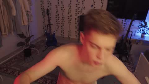 Snapshot of rusbradpitt chatting on September 2025 01:11:02 PM rusbradpitt online show from September 2025 01:11:02 PM