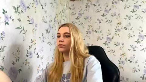 Lisa and Vlad online show from June 2026 12:44:01 PM
