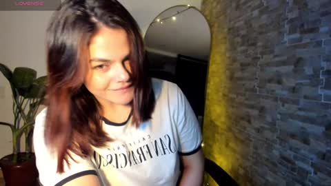 Snapshot of russcurley chatting on December 2024 03:00:02 AM Lorenn online show from December 2024 03:00:02 AM