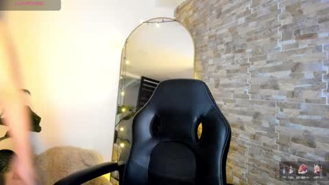 Snapshot of russcurley chatting on December 2024 03:16:02 AM Lorenn online show from December 2024 03:16:02 AM