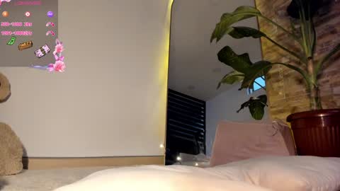 Snapshot of russcurley chatting on January 2025 10:37:02 PM Lorenn online show from January 2025 10:37:02 PM