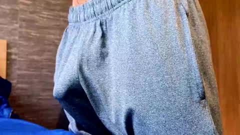 Snapshot of russell_adams_ chatting on February 2025 09:18:02 PM R U S S E L L online show from February 2025 09:18:02 PM