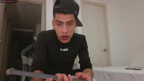  R U S S E L L  online show from December 2025 12:51:02 AM