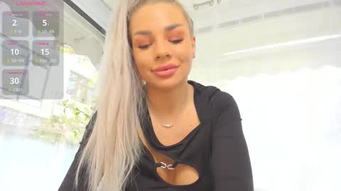 Snapshot of russian_ava chatting on November 2025 09:32:02 AM Ava online show from November 2025 09:32:02 AM