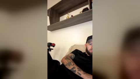Snapshot of russo_fox chatting on May 2026 02:28:01 AM russo_fox online show from May 2026 02:28:01 AM
