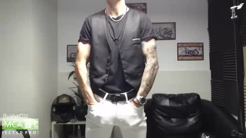 Snapshot of rustynf1tz chatting on October 2025 08:27:05 AM MillionDollarGuy online show from October 2025 08:27:05 AM