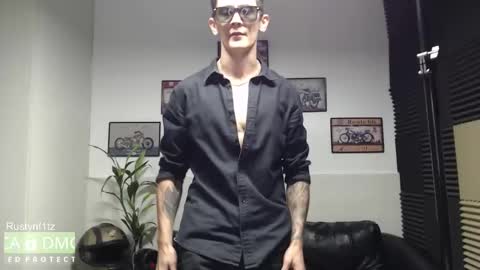 Snapshot of rustynf1tz chatting on November 2025 04:12:02 AM MillionDollarGuy online show from November 2025 04:12:02 AM