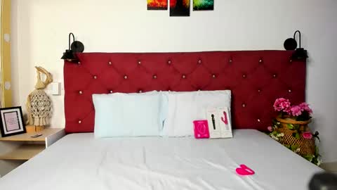 Ruth online show from November 2025 01:12:02 PM