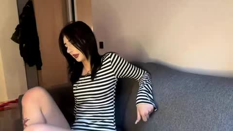 Jess online show from March 2026 05:08:01 AM