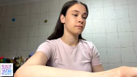 Snapshot of ruthhoward chatting on June 2026 11:17:02 PM Mia online show from June 2026 11:17:02 PM