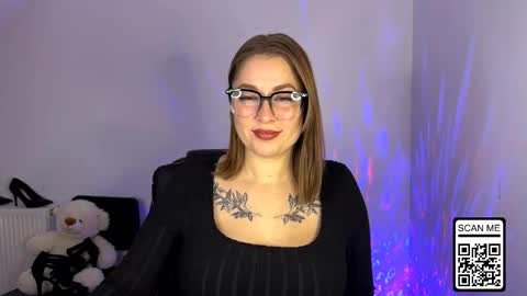 Nika online show from October 2025 07:29:02 PM