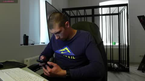 Snapshot of ryan_dozer chatting on September 2025 06:52:02 AM RYAN DOZER online show from September 2025 06:52:02 AM