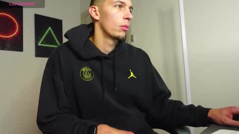 Snapshot of ryan_dozer chatting on October 2025 06:22:02 AM RYAN DOZER online show from October 2025 06:22:02 AM