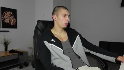 Snapshot of ryan_dozer chatting on October 2025 08:20:02 AM RYAN DOZER online show from October 2025 08:20:02 AM