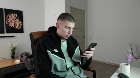 Snapshot of ryan_dozer chatting on March 2026 07:12:02 AM RYAN DOZER online show from March 2026 07:12:02 AM