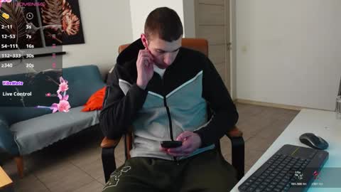 Snapshot of ryan_dozer chatting on April 2026 05:45:02 AM RYAN DOZER online show from April 2026 05:45:02 AM