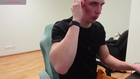 Snapshot of ryan_dozer chatting on April 2026 05:30:02 PM RYAN DOZER online show from April 2026 05:30:02 PM