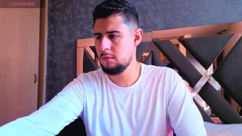 R Y A N online show from November 2025 01:00:02 PM