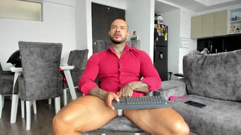 Snapshot of ryanjhonston chatting on April 2026 12:28:01 PM Ryan online show from April 2026 12:28:01 PM